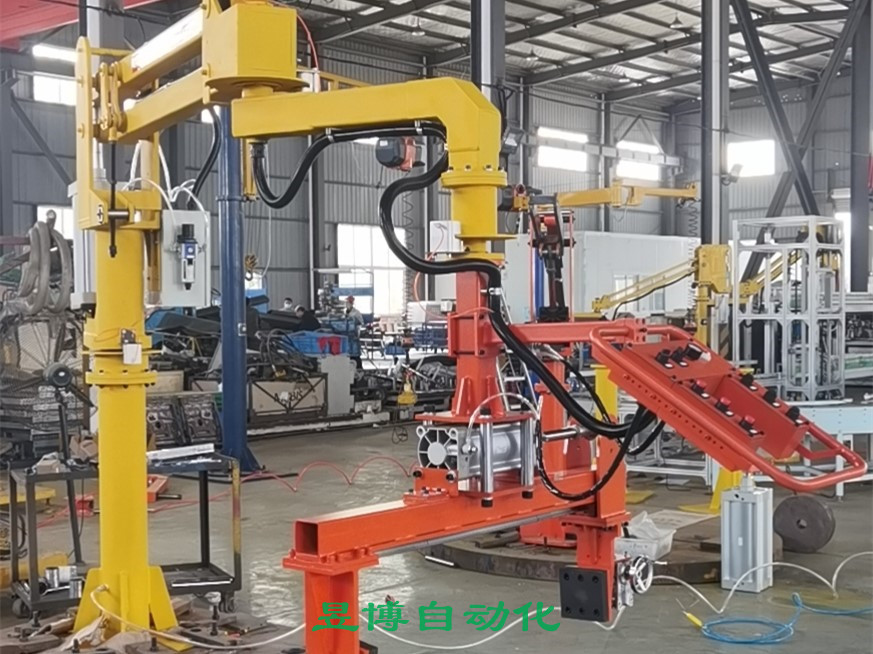 三維空間360°翻轉助力機械手